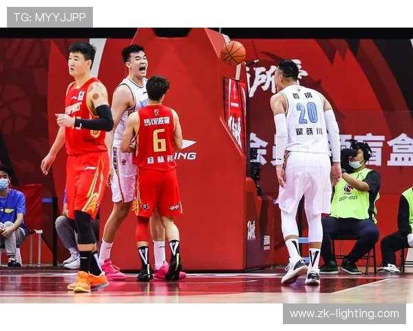 广东对阵上海季后赛激战回顾 关键时刻决胜负精彩集锦